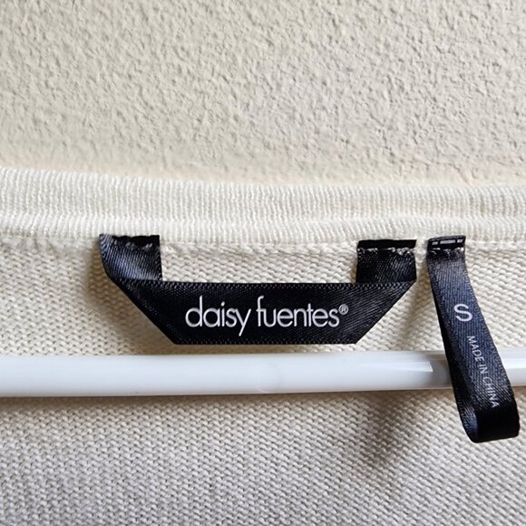 Daisy Fuentes Cream Ruffled Button Down Cardigan Size Small - Picture 8 of 16